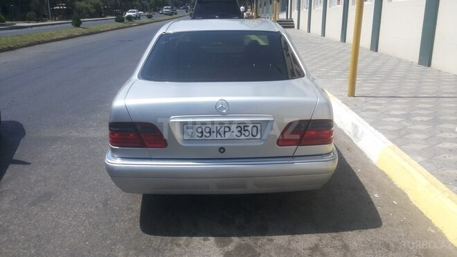 Mercedes E 240 1998, 325,147 km - 0.3 l - Bakı
