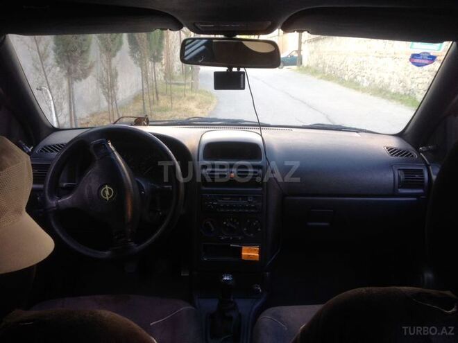 Opel Astra 2000, 400,000 km - 1.6 l - Şəki
