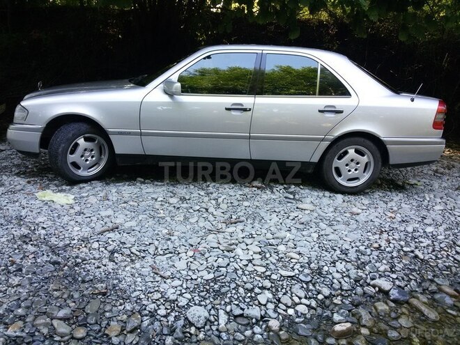 Mercedes C 180 1993, 261,269 km - 1.8 l - Balakən