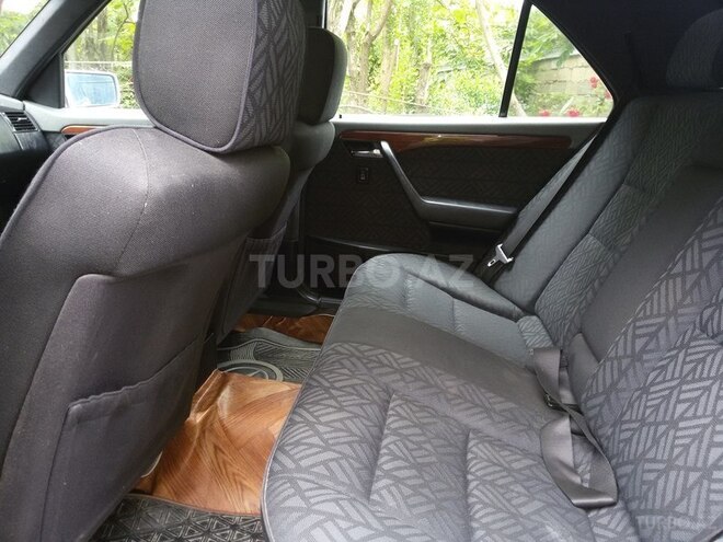 Mercedes C 180 1993, 261,269 km - 1.8 l - Balakən