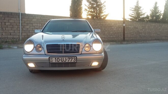 Mercedes E 230 1996, 387,000 km - 2.3 l - Bakı
