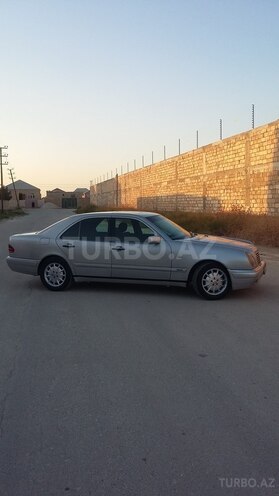 Mercedes E 230 1996, 387,000 km - 2.3 l - Bakı