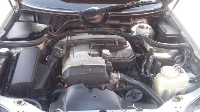 Mercedes E 230 1996, 387,000 km - 2.3 l - Bakı