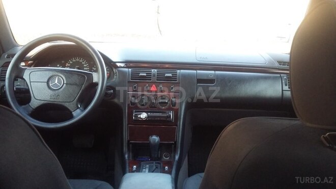Mercedes E 230 1996, 387,000 km - 2.3 l - Bakı