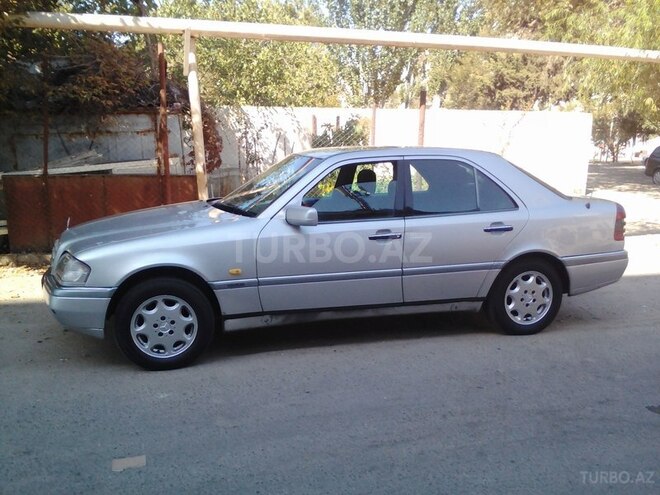 Mercedes C 220 1997, 200,000 km - 2.2 l - Bakı