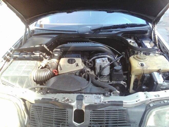 Mercedes C 220 1997, 200,000 km - 2.2 l - Bakı