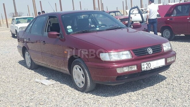 Volkswagen Passat 1996, 260,000 km - 2.0 l - Gəncə