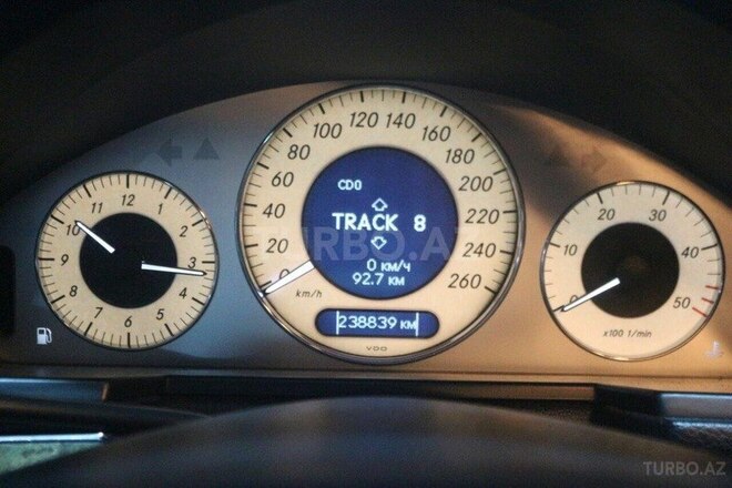 Mercedes E 220 2007, 237,000 km - 2.2 l - Bakı
