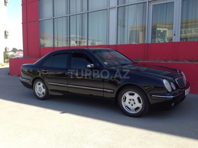 Mercedes E 220 2000, 165,000 km - 2.2 l - Bakı