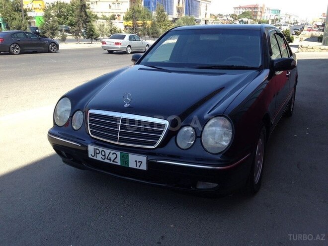 Mercedes E 220 2000, 165,000 km - 2.2 l - Bakı