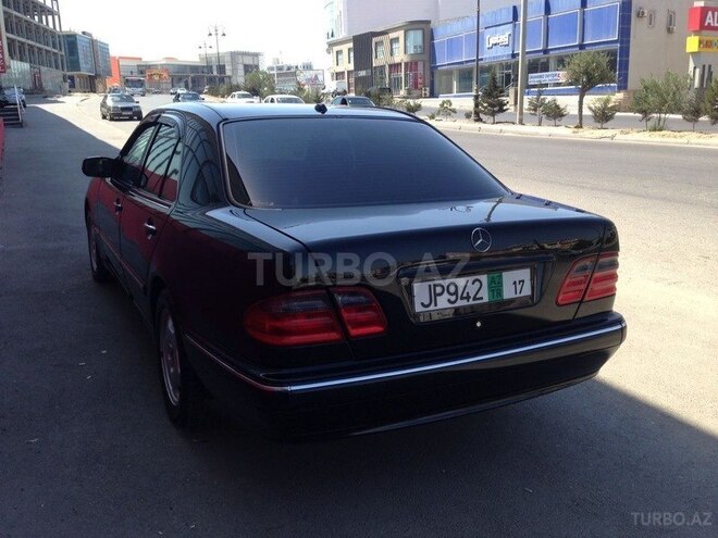 Mercedes E 220 2000, 165,000 km - 2.2 l - Bakı