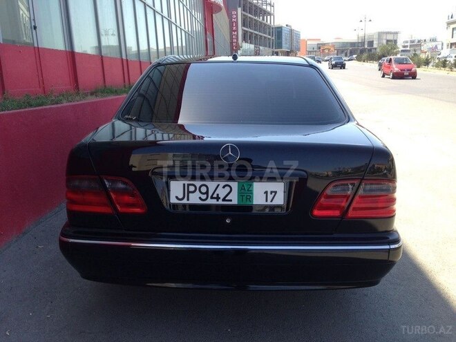 Mercedes E 220 2000, 165,000 km - 2.2 l - Bakı