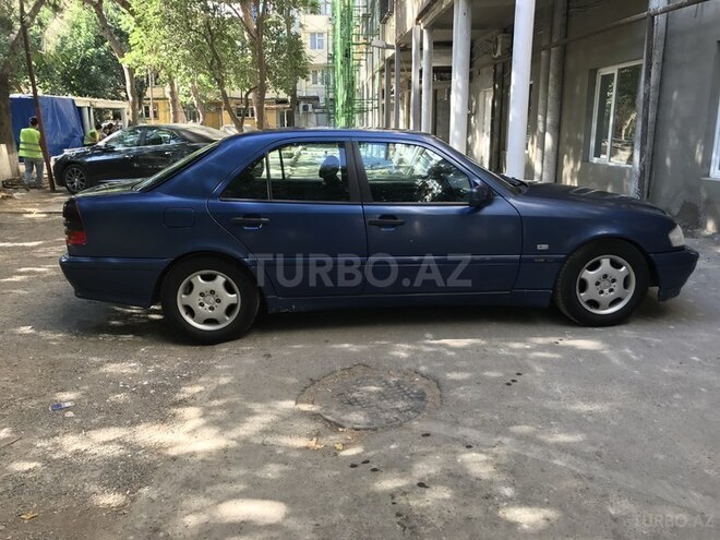 Mercedes C 220 2000, 380,000 km - 2.2 l - Bakı