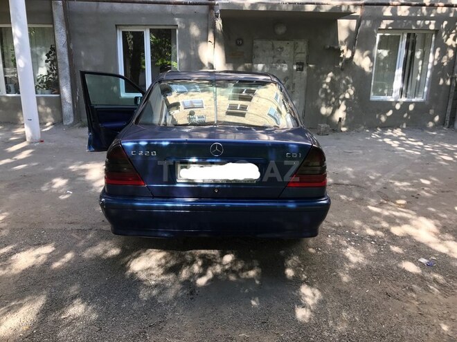 Mercedes C 220 2000, 380,000 km - 2.2 l - Bakı