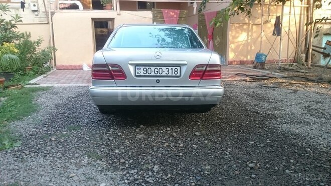 Mercedes E 280 1998, 279,000 km - 2.8 л - Qazax