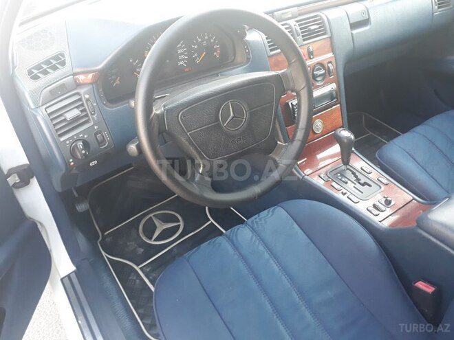 Mercedes E 240 1998, 290,000 km - 2.4 l - Şəmkir