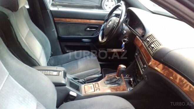 BMW 523 1997, 255,000 km - 2.5 l - Bakı