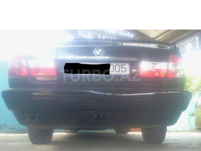 BMW 535 1988, 310,000 km - 3.5 л - Saatlı
