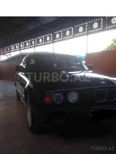BMW 535 1988, 310,000 km - 3.5 л - Saatlı