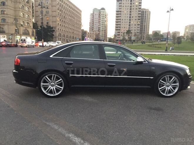Audi S8 2007, 60,000 km - 5.2 l - Bakı