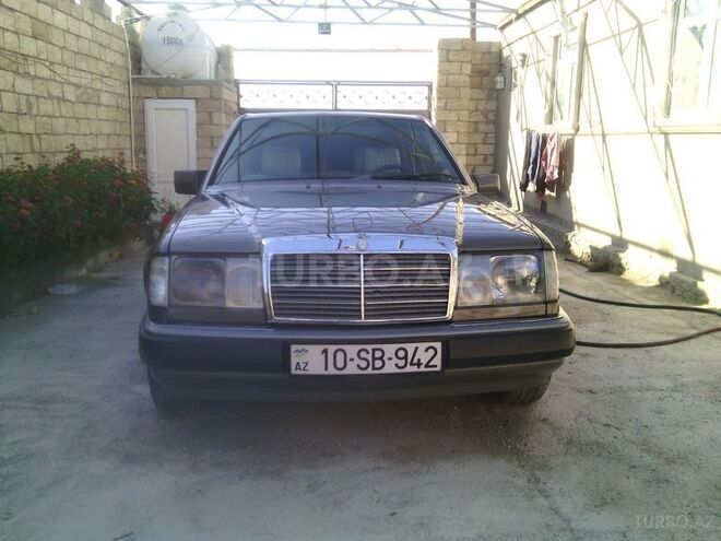 Mercedes E 220 1992, 335,000 km - 2.2 l - Xırdalan