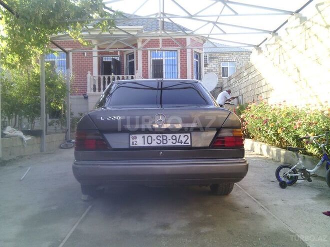 Mercedes E 220 1992, 335,000 km - 2.2 l - Xırdalan