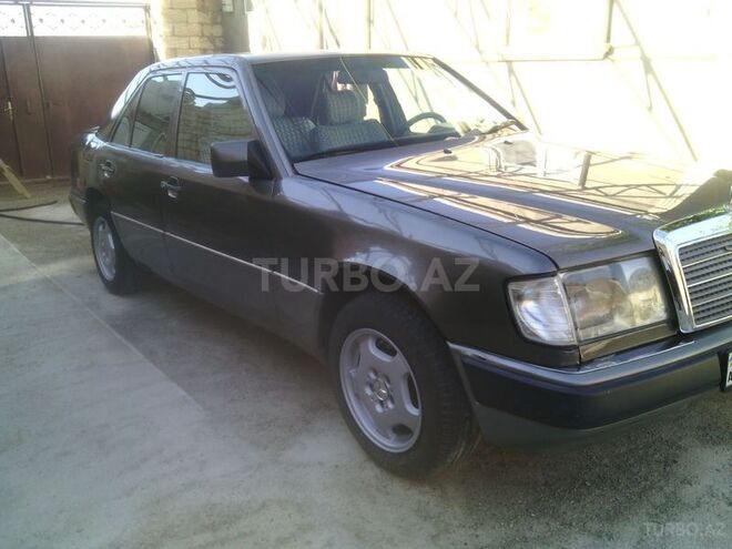 Mercedes E 220 1992, 335,000 km - 2.2 l - Xırdalan