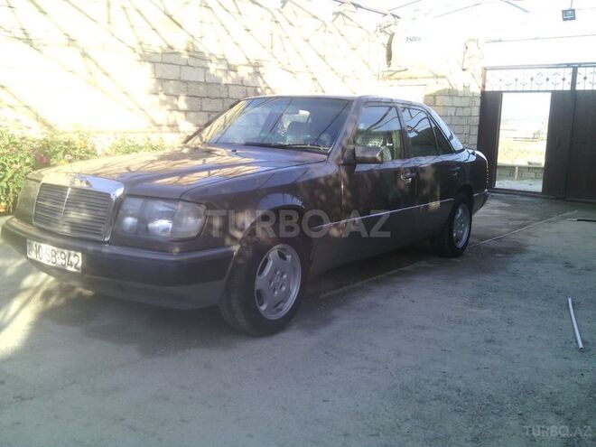 Mercedes E 220 1992, 335,000 km - 2.2 l - Xırdalan