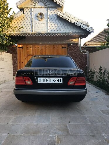 Mercedes E 240 1999, 304,533 km - 2.4 l - Bakı