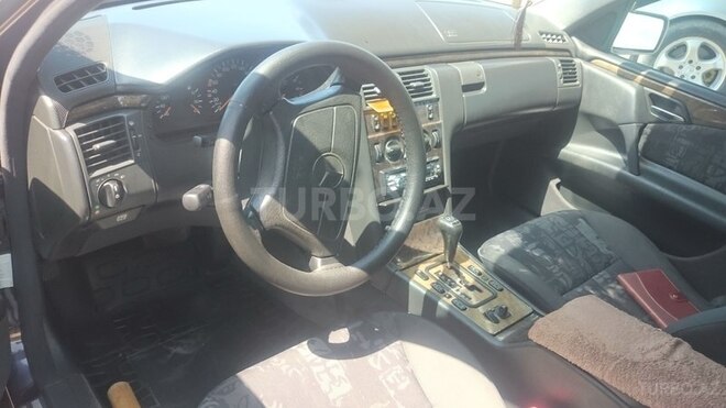 Mercedes E 240 1998, 351,000 km - 2.4 l - Bakı