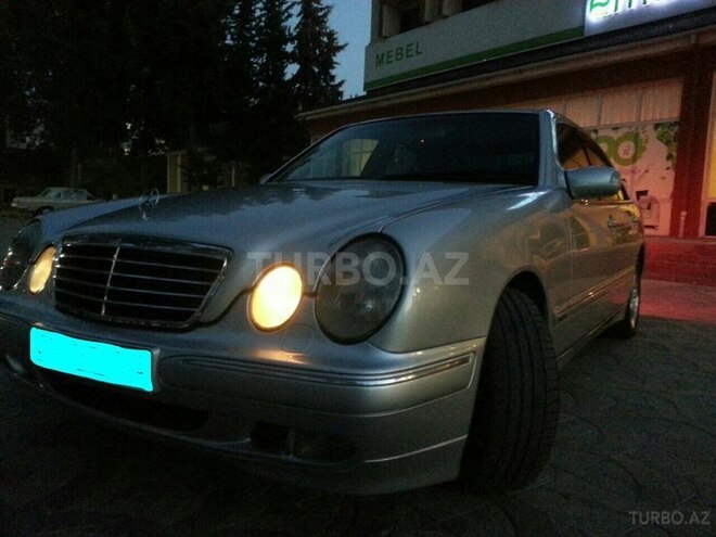 Mercedes E 320 2001, 136,000 km - 3.2 л - Bakı