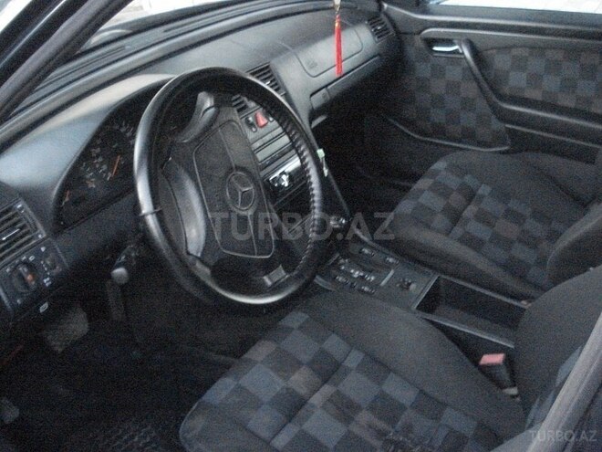 Mercedes C 220 1995, 328,570 km - 2.2 l - Salyan