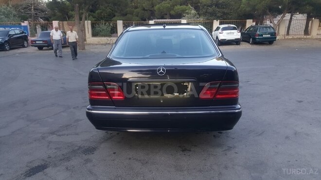 Mercedes E 240 2000, 235,890 km - 2.4 l - Bakı
