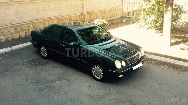 Mercedes E 240 1999, 267,000 km - 2.6 l - Bakı