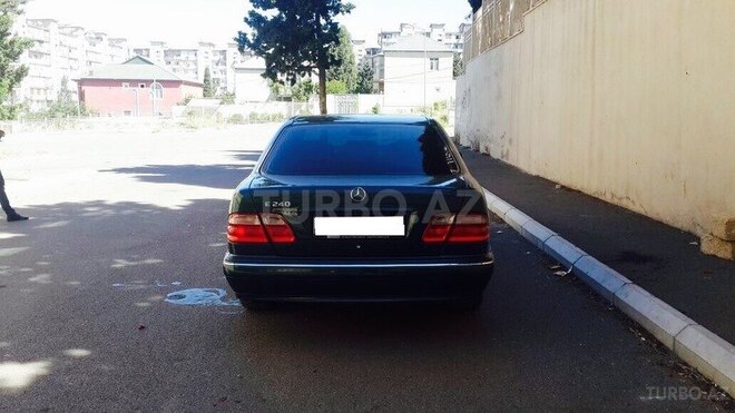 Mercedes E 240 1999, 267,000 km - 2.6 l - Bakı