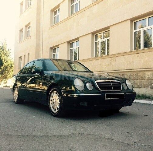 Mercedes E 240 1999, 267,000 km - 2.6 l - Bakı