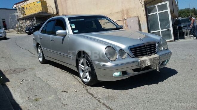 Mercedes E 320 2000, 231,000 km - 3.2 l - Bakı