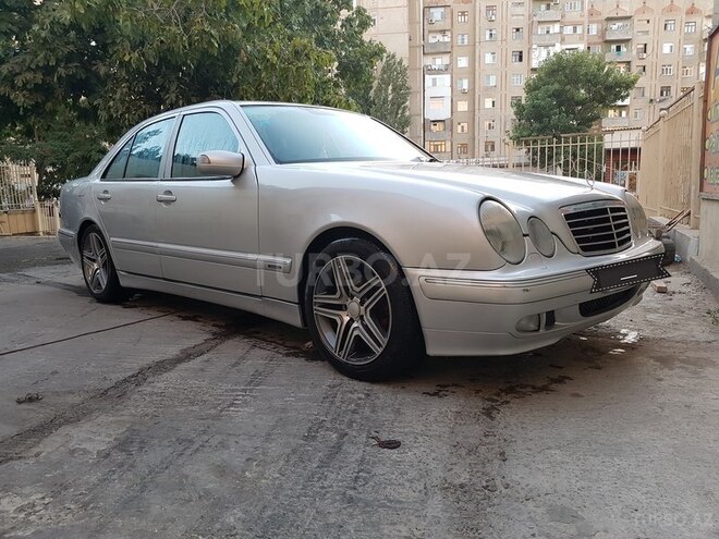 Mercedes E 220 2000, 295,000 km - 2.2 л - Bakı