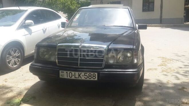 Mercedes E 260 1987, 366,000 km - 0.3 l - Bakı