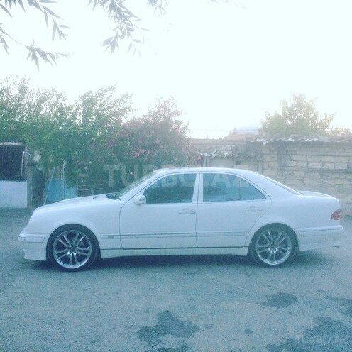 Mercedes E 320 2000, 193,212 km - 0.4 l - Yevlax