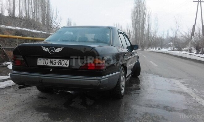 Mercedes E 200 1992, 180,000 km - 2.0 l - Bakı