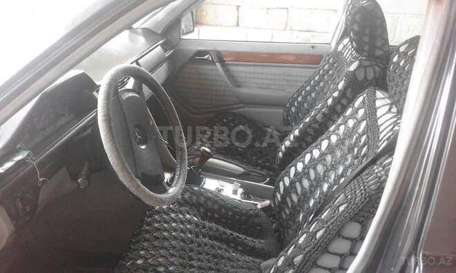 Mercedes E 200 1992, 180,000 km - 2.0 l - Bakı