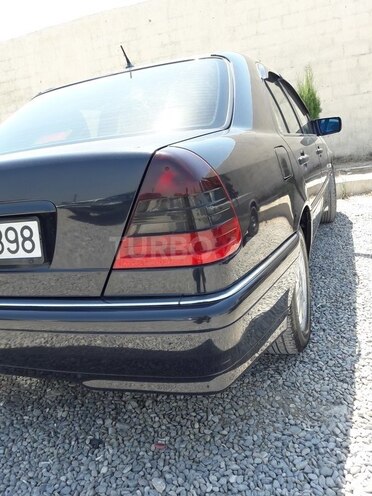 Mercedes C 220 1999, 230,000 km - 2.2 l - Bakı