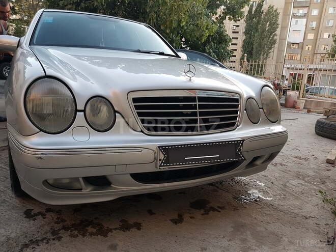 Mercedes E 220 2000, 294,000 km - 2.2 л - Bakı