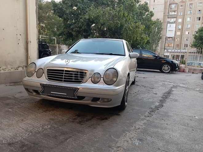 Mercedes E 220 2000, 294,000 km - 2.2 л - Bakı