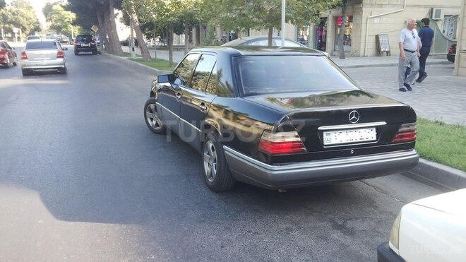 Mercedes E 250 1993, 460,000 km - 2.5 l - Bakı
