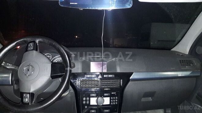 Opel Astra 2011, 155,000 km - 1.6 l - Xaçmaz