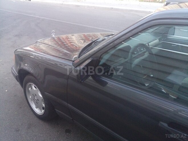 Mercedes E 300 1988, 22,000 km - 3.0 l - Bakı