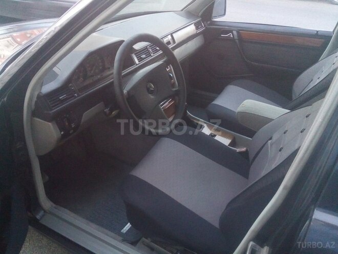Mercedes E 300 1988, 22,000 km - 3.0 l - Bakı