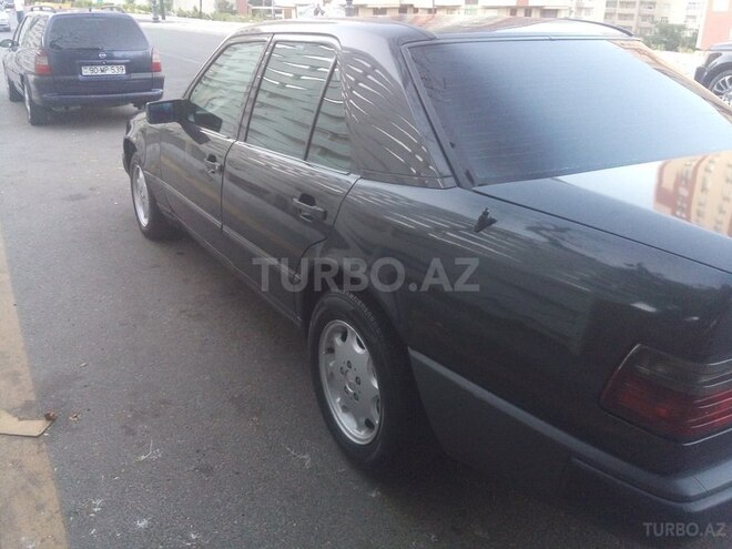 Mercedes E 300 1988, 22,000 km - 3.0 l - Bakı